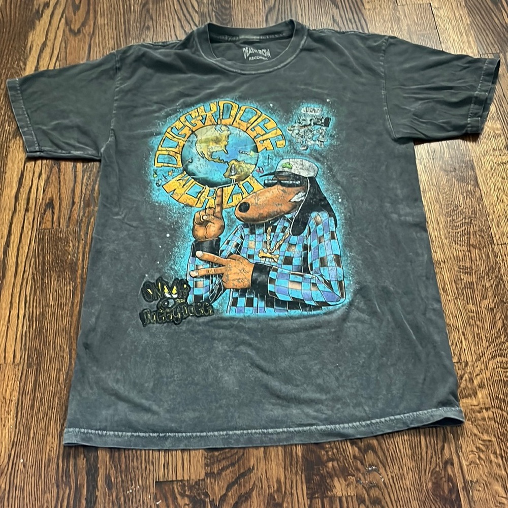 Washed dark gray, size medium, urban outfitters graphic t